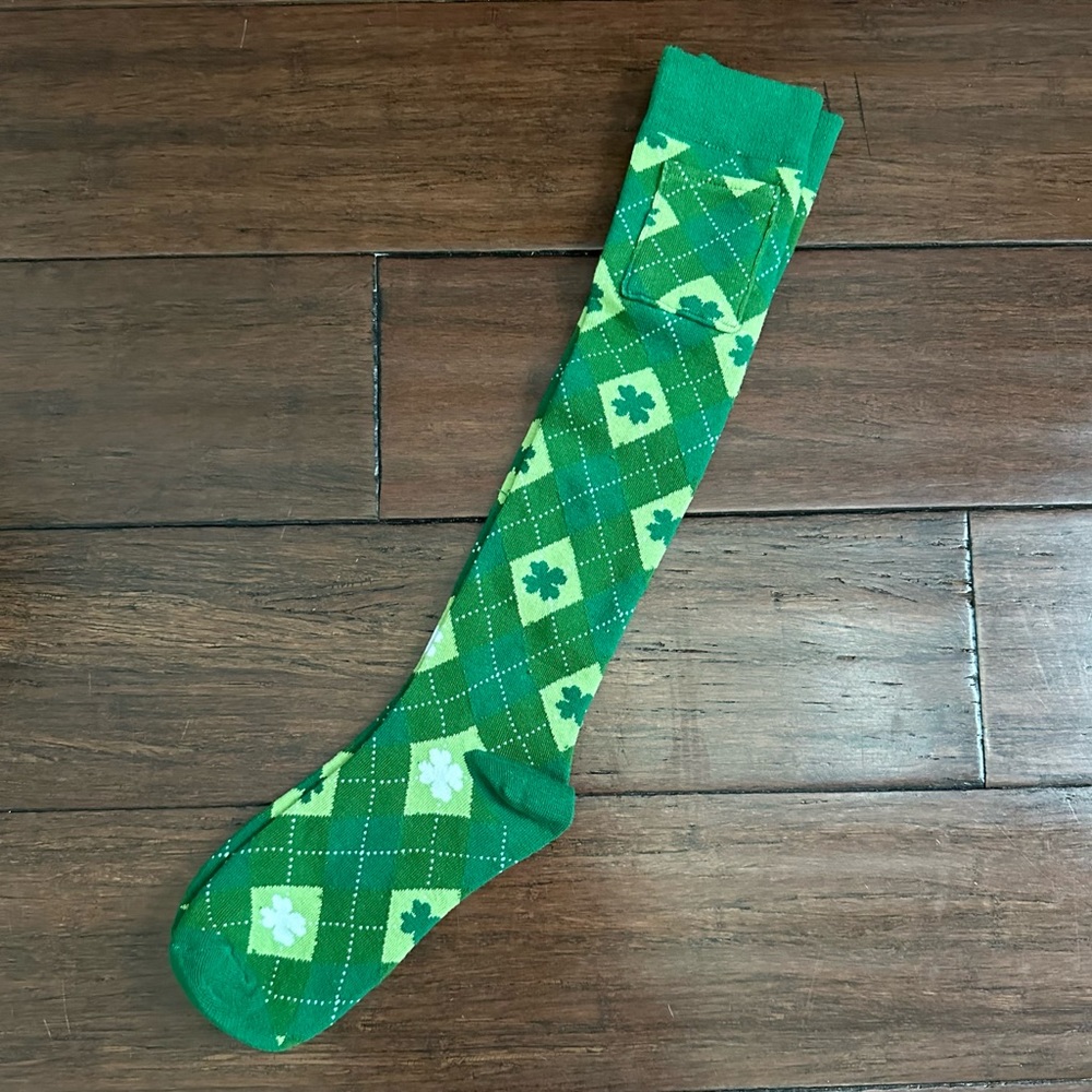 Tipsy Elves St. Patrick’s Day Socks with shot pocket NWOT